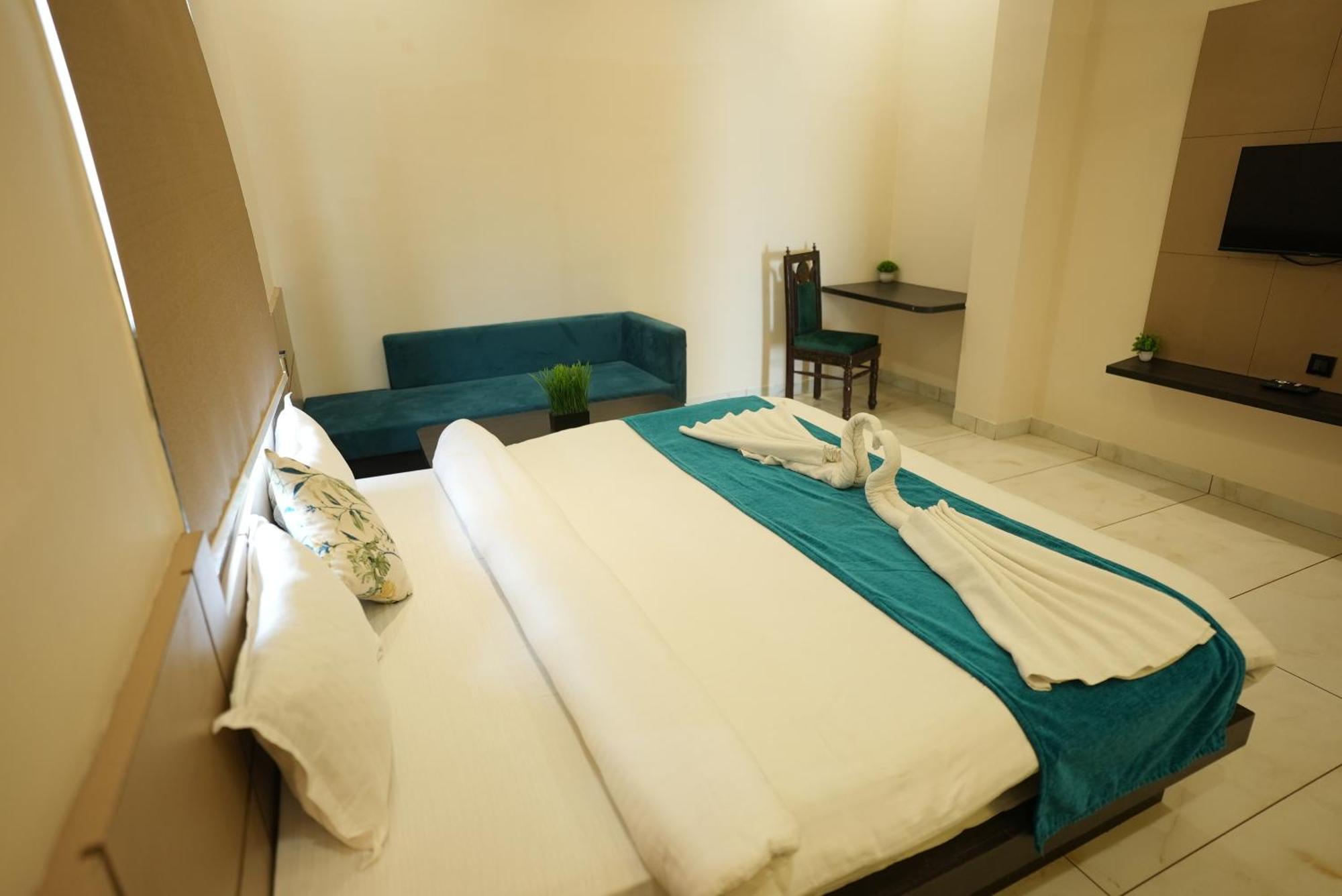Palak Palace Hotels And Resort Bhopal Exterior photo