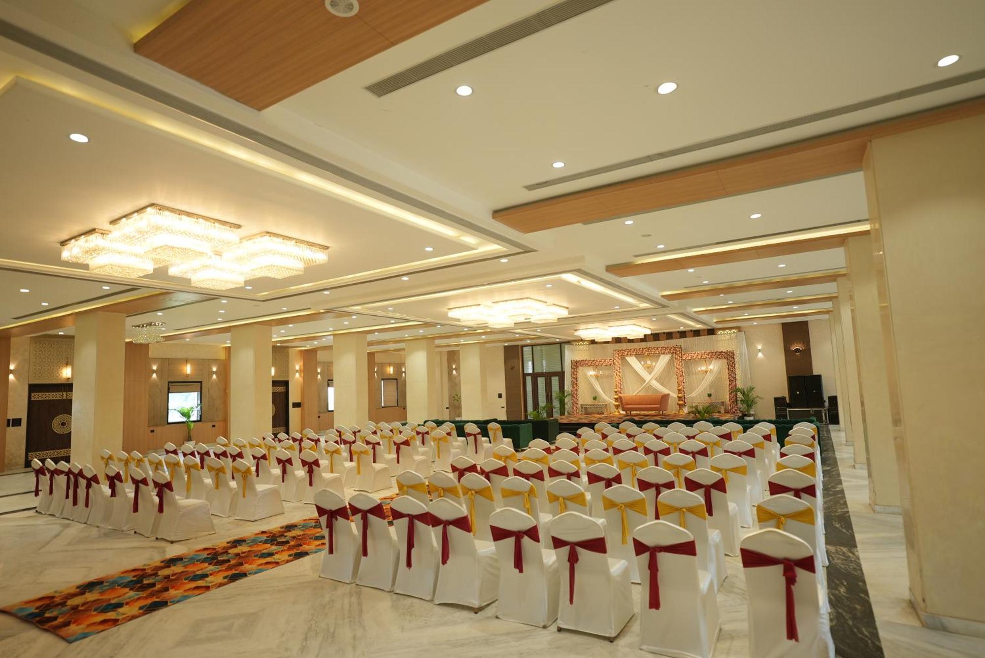 Palak Palace Hotels And Resort Bhopal Exterior photo