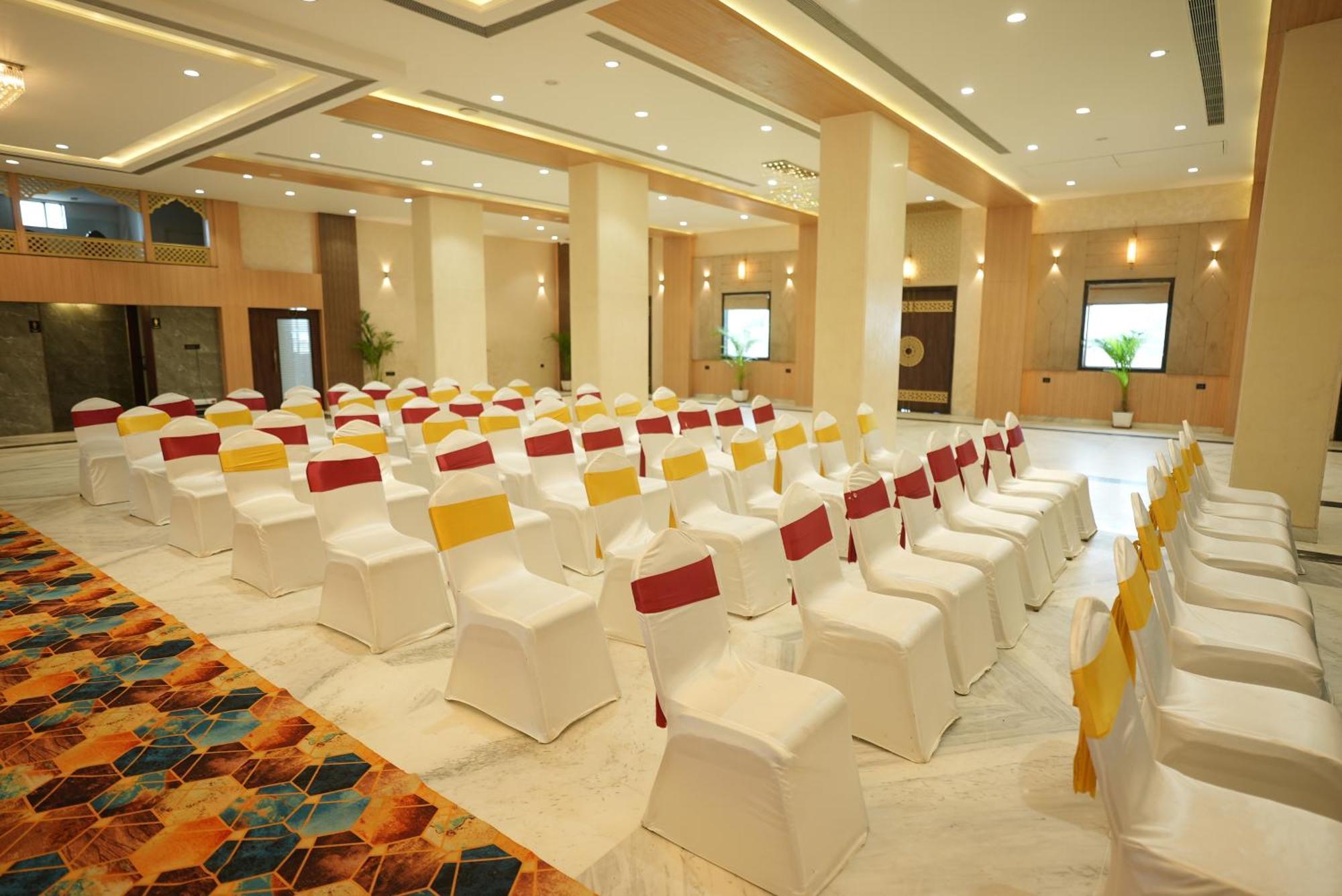 Palak Palace Hotels And Resort Bhopal Exterior photo