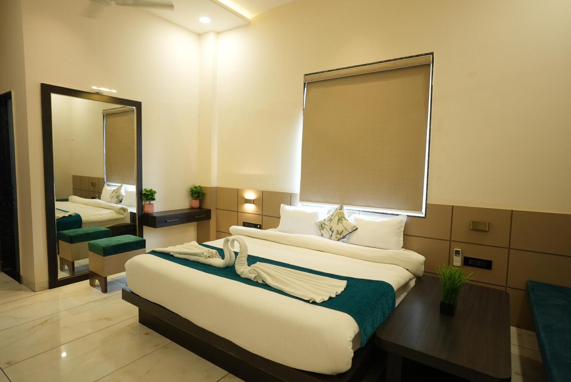 Palak Palace Hotels And Resort Bhopal Exterior photo